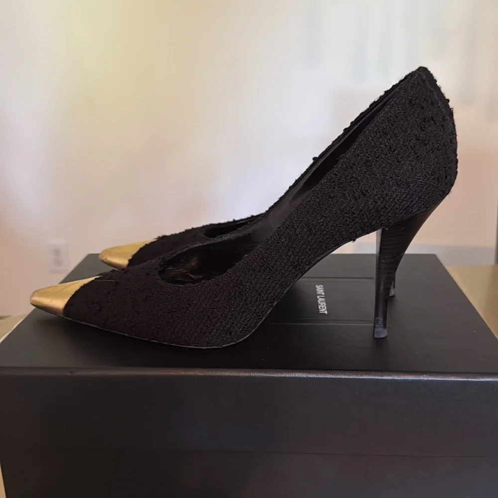 Saint Laurent Tess Boucle Liverpool
Pumps in fair condition - Picture 2 of 8